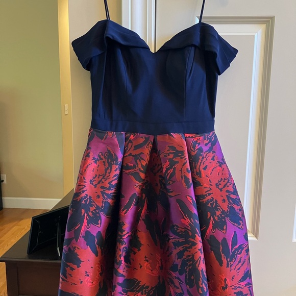 Morgan & Co. Navy and Pink Floral Women’s Dress, size 2 - Picture 2 of 4
